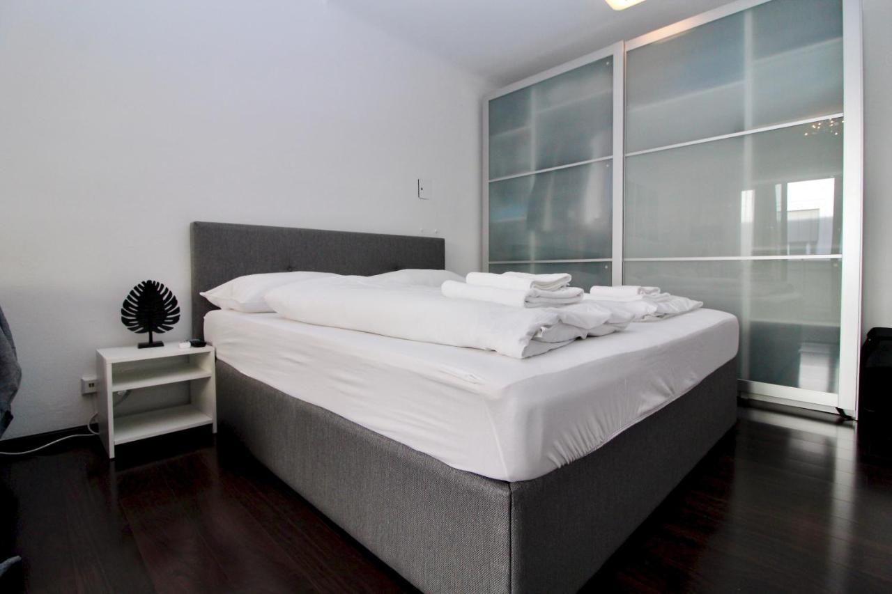 Balcony Apartment - Next To Opera Виена Екстериор снимка