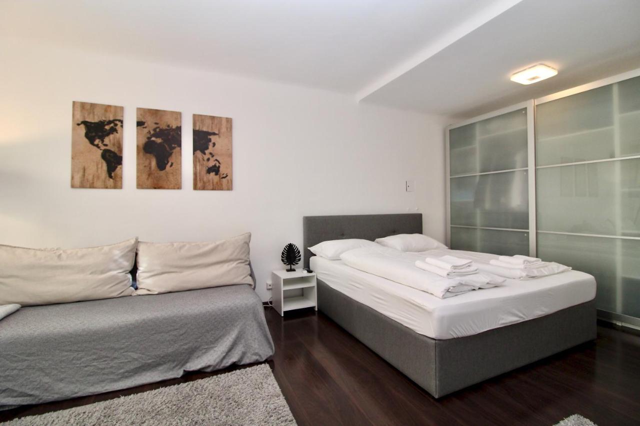 Balcony Apartment - Next To Opera Виена Екстериор снимка