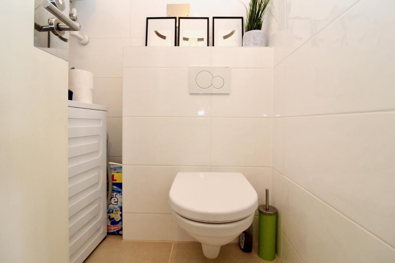 Balcony Apartment - Next To Opera Виена Екстериор снимка
