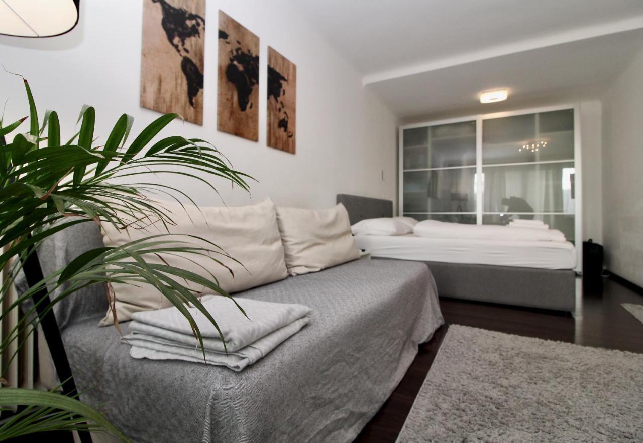 Balcony Apartment - Next To Opera Виена Екстериор снимка
